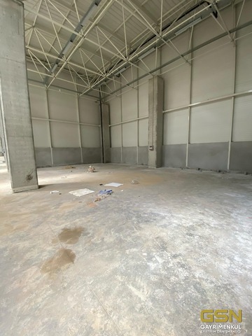 11-DİLOVASI TEPECİK’TE GENİŞ AÇIK ALANLI YENİ DEPO